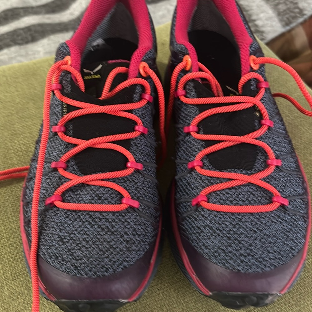 Salewa gortex day hiker/ trail hiker walker great condition